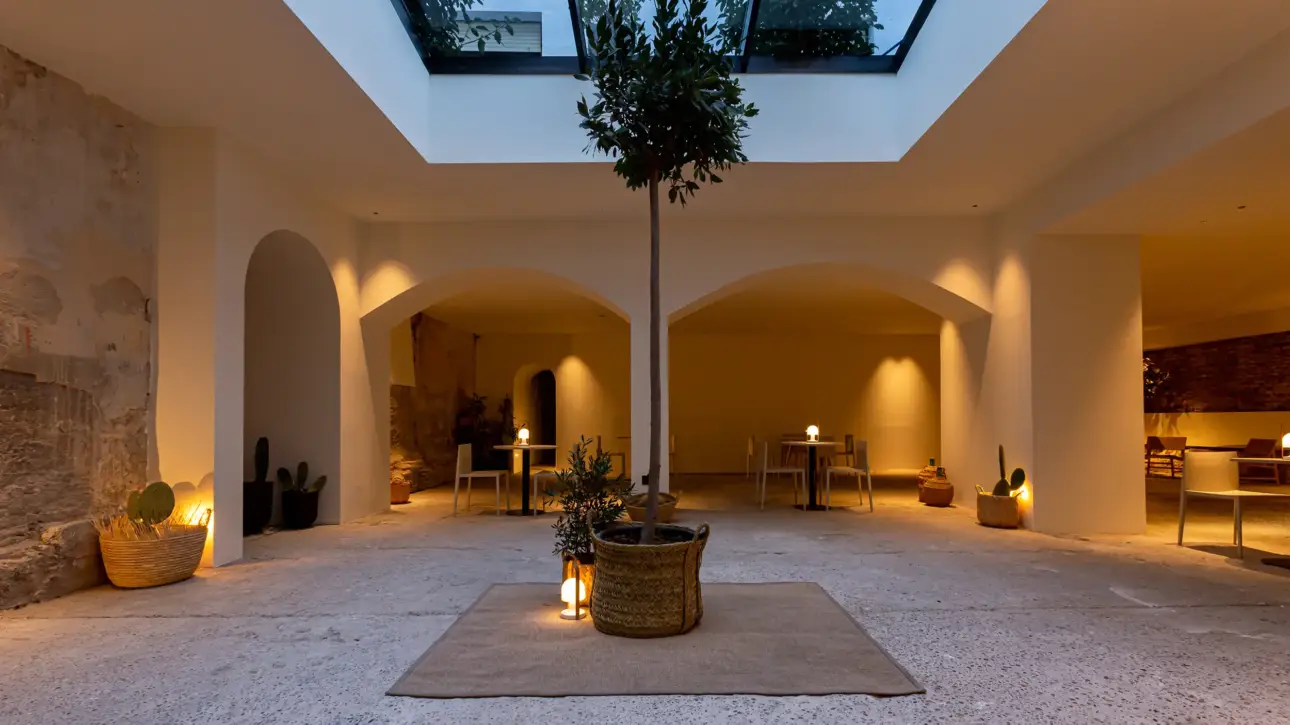 Patio del hotel Avenida