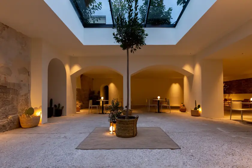 Patio del hotel Avenida